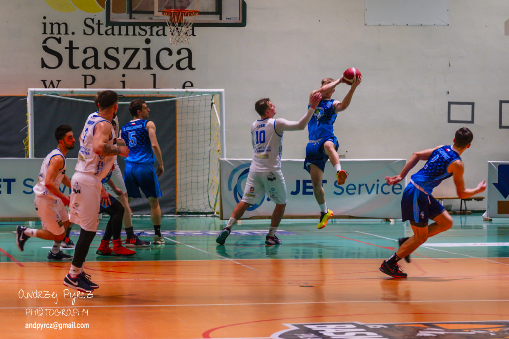 JET Service Basket Piła vs Basket Team Suchy Las