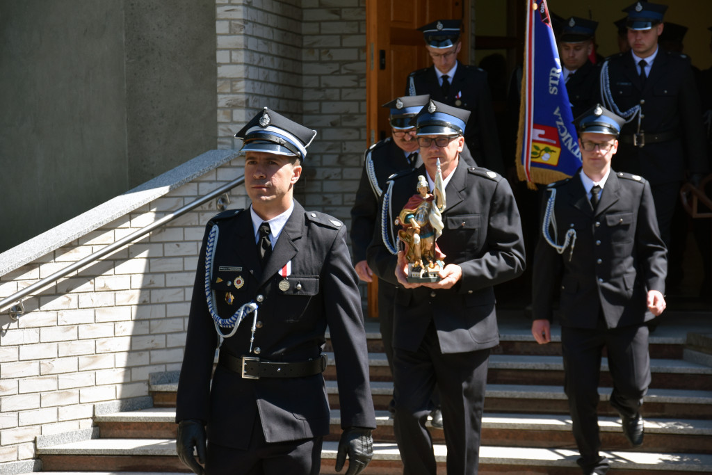 Św. Florian i wóz strażacki dla OSP Nieżychowo