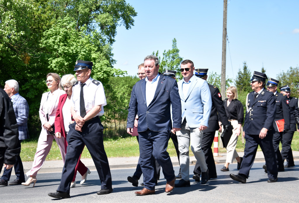 Św. Florian i wóz strażacki dla OSP Nieżychowo
