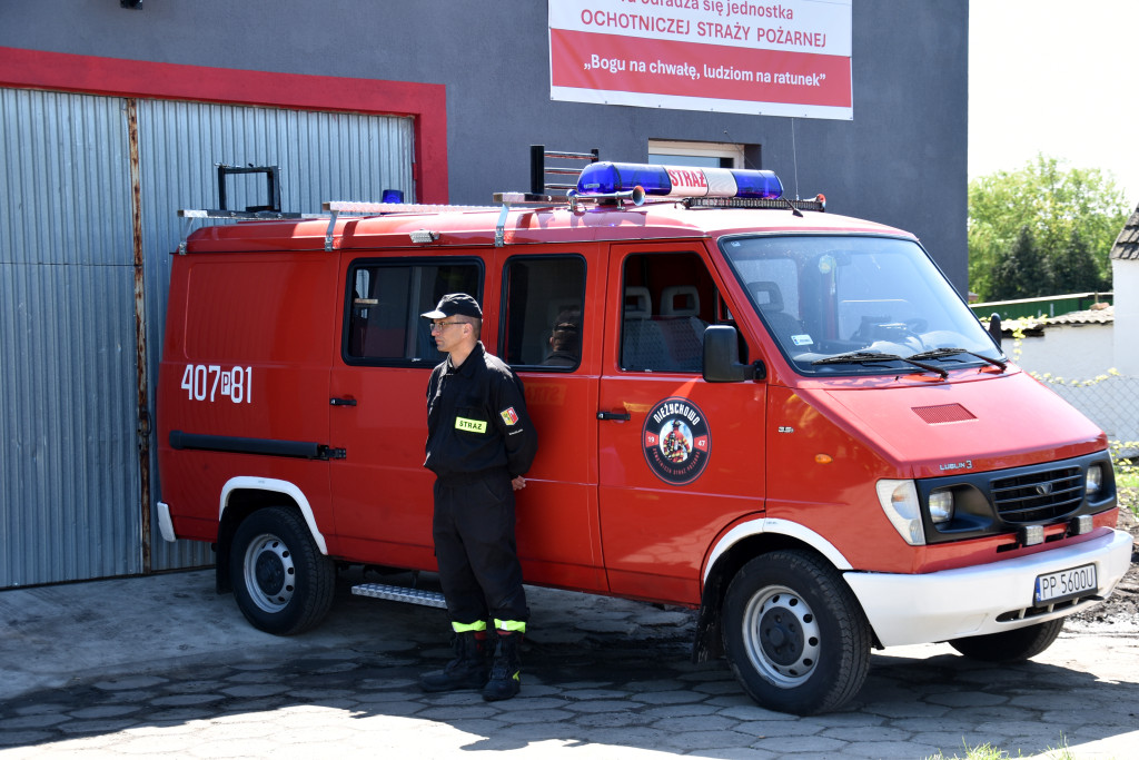 Św. Florian i wóz strażacki dla OSP Nieżychowo