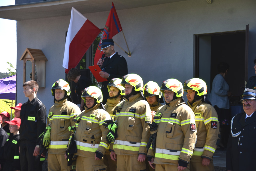 Św. Florian i wóz strażacki dla OSP Nieżychowo