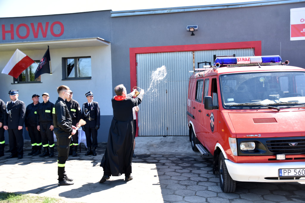 Św. Florian i wóz strażacki dla OSP Nieżychowo