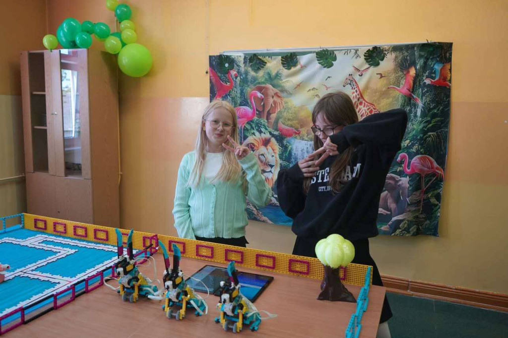 Roboty i Zwierzęta: Interaktywna Edukacja
