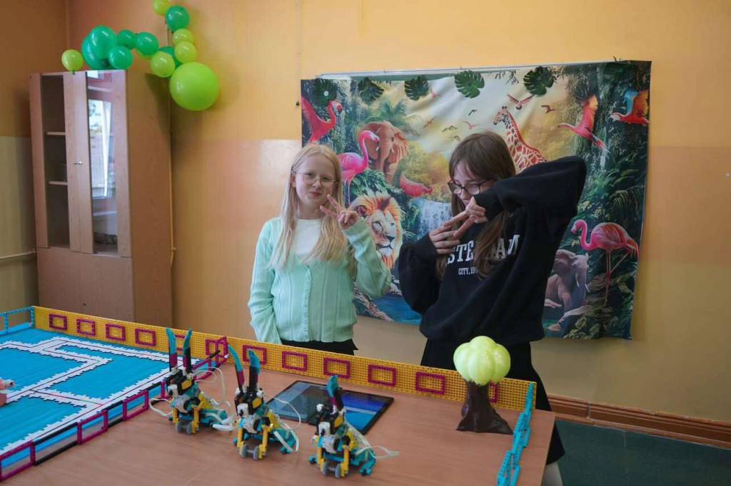 Roboty i Zwierzęta: Interaktywna Edukacja