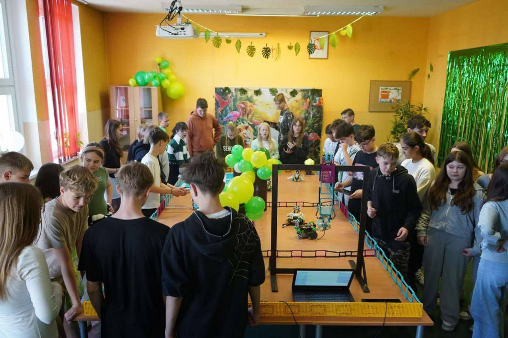 Roboty i Zwierzęta: Interaktywna Edukacja
