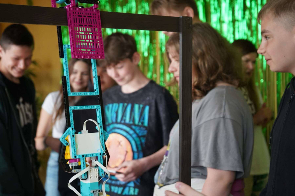 Roboty i Zwierzęta: Interaktywna Edukacja