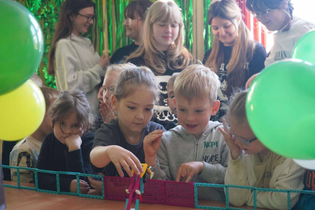 Roboty i Zwierzęta: Interaktywna Edukacja