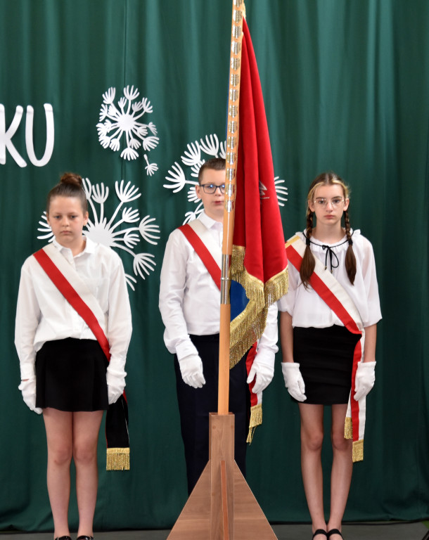 SP w Strzelcach: Koniec nauki ósmoklasistów
