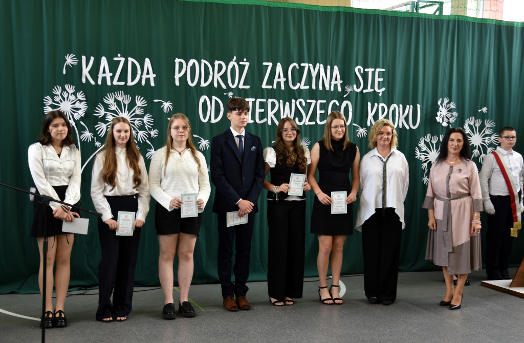 SP w Strzelcach: Koniec nauki ósmoklasistów