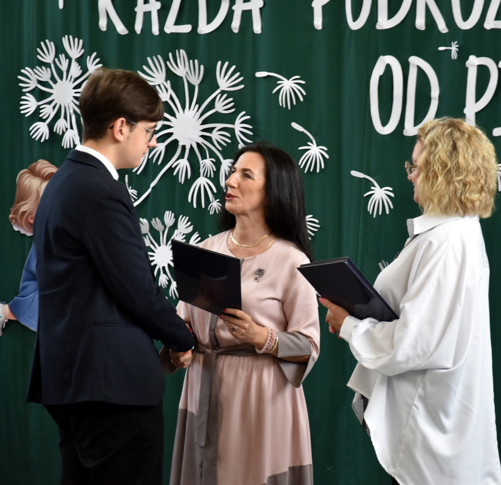 SP w Strzelcach: Koniec nauki ósmoklasistów