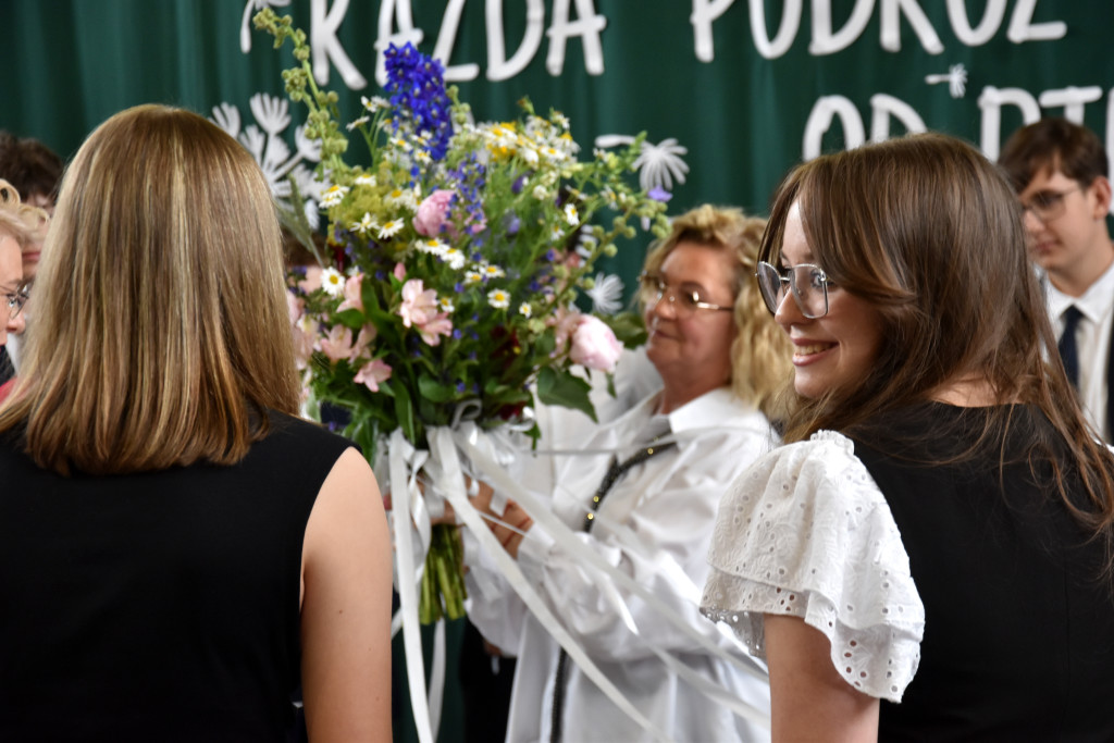 SP w Strzelcach: Koniec nauki ósmoklasistów