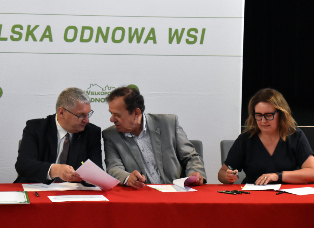 Pięknieje Wielkopolska Wieś 2025 - podpisanie umów