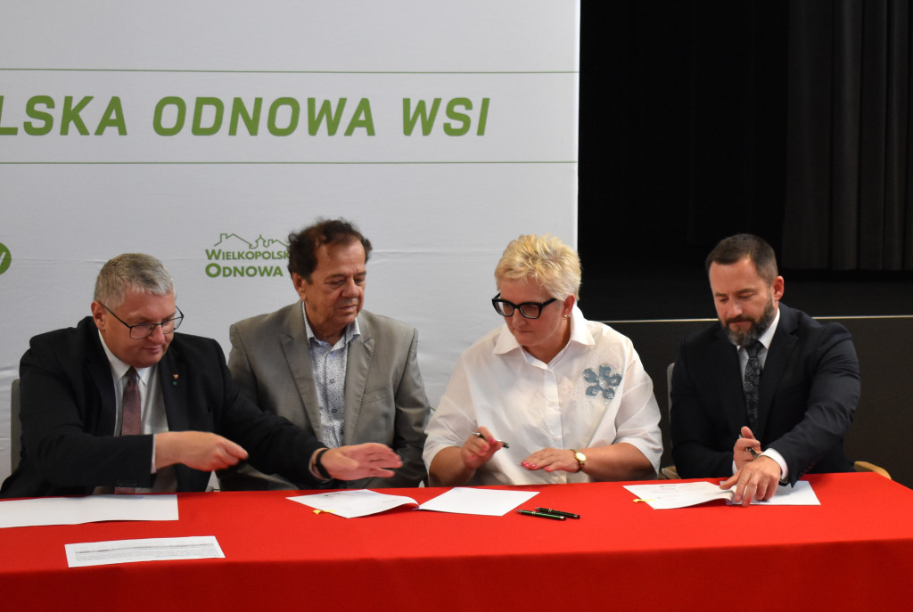 Pięknieje Wielkopolska Wieś 2025 - podpisanie umów