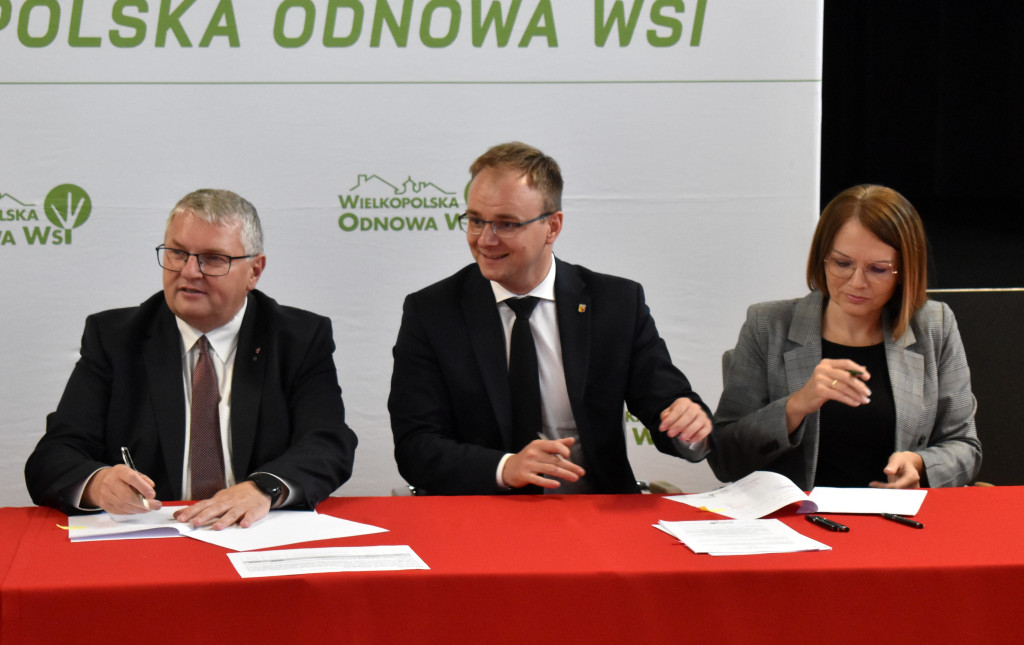Pięknieje Wielkopolska Wieś 2025 - podpisanie umów