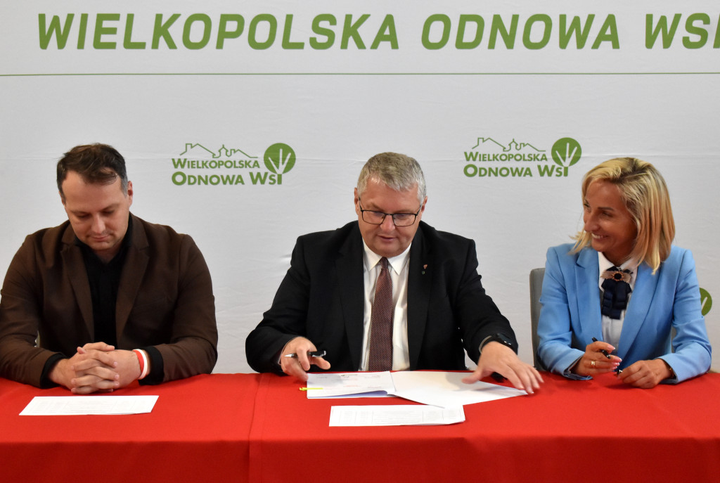 Pięknieje Wielkopolska Wieś 2025 - podpisanie umów