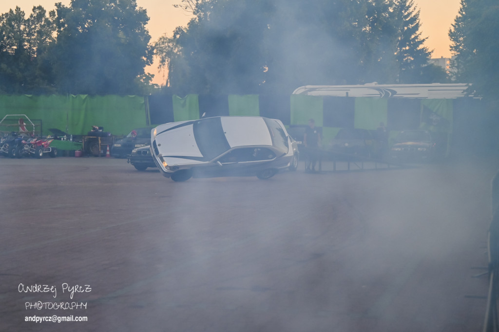 Monster Truck Show w Pile