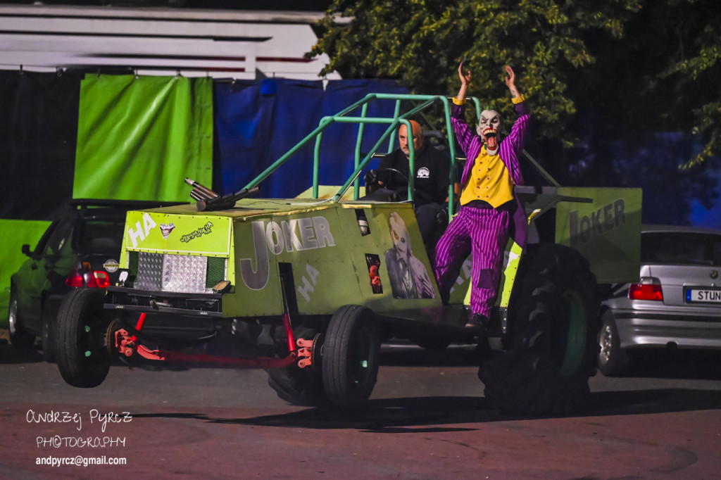 Monster Truck Show w Pile