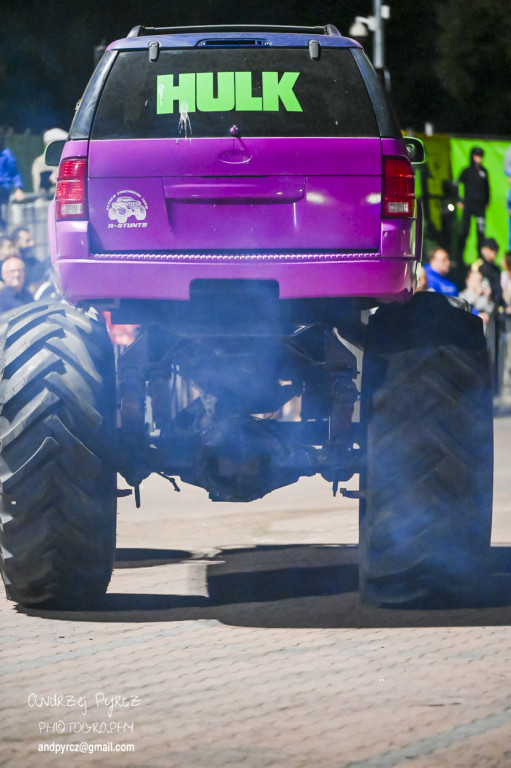 Monster Truck Show w Pile