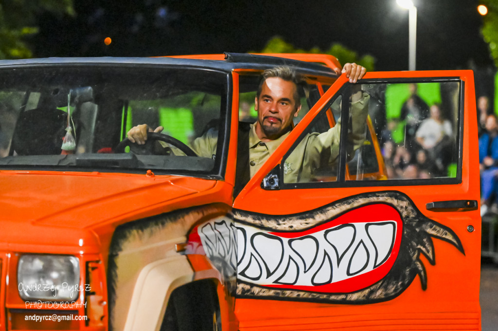 Monster Truck Show w Pile
