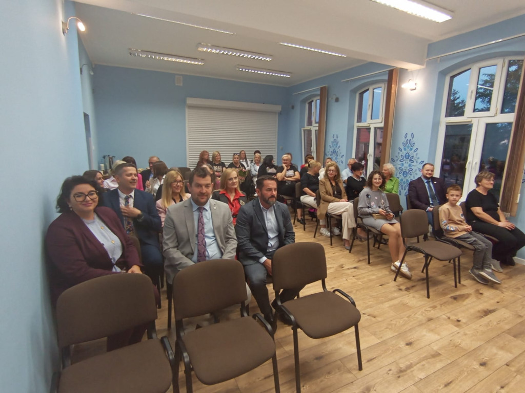 Wernisaż prac Anety Plewy w GCK w Łobżenicy