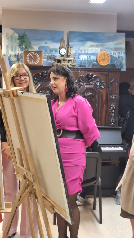 Wernisaż prac Anety Plewy w GCK w Łobżenicy
