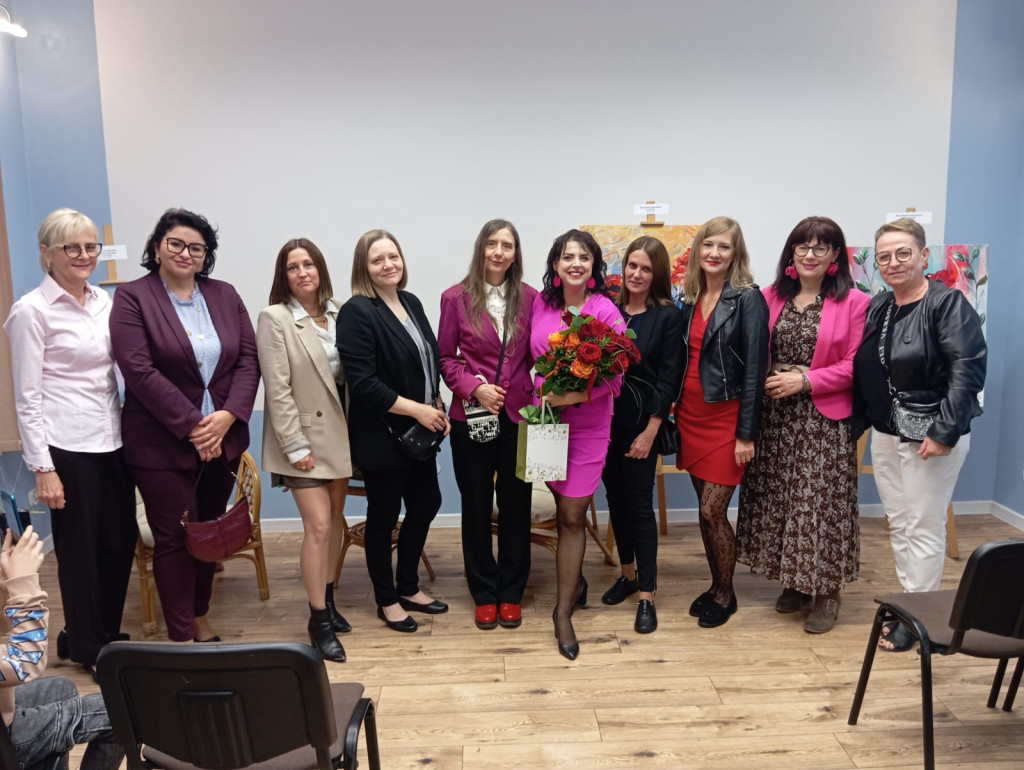 Wernisaż prac Anety Plewy w GCK w Łobżenicy