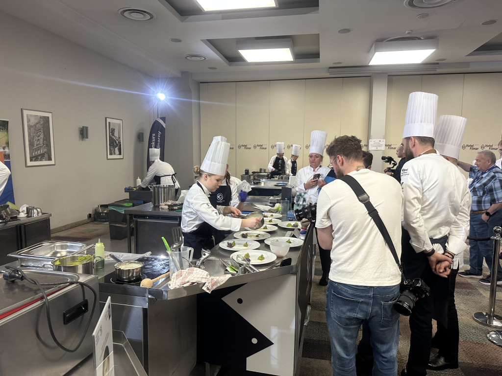 Julia Latańska i Katarzyna Heymann: konkursie Akwakultura na talerzu