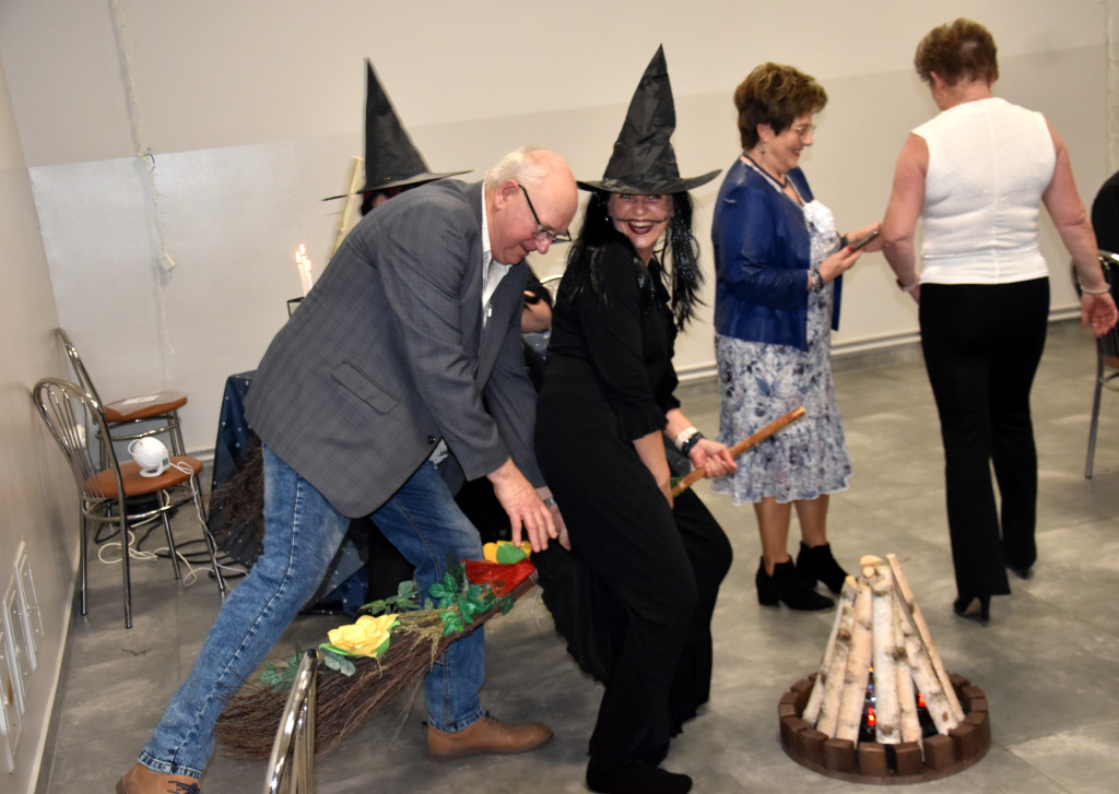 Do Stróżewic przyleciały czarownice