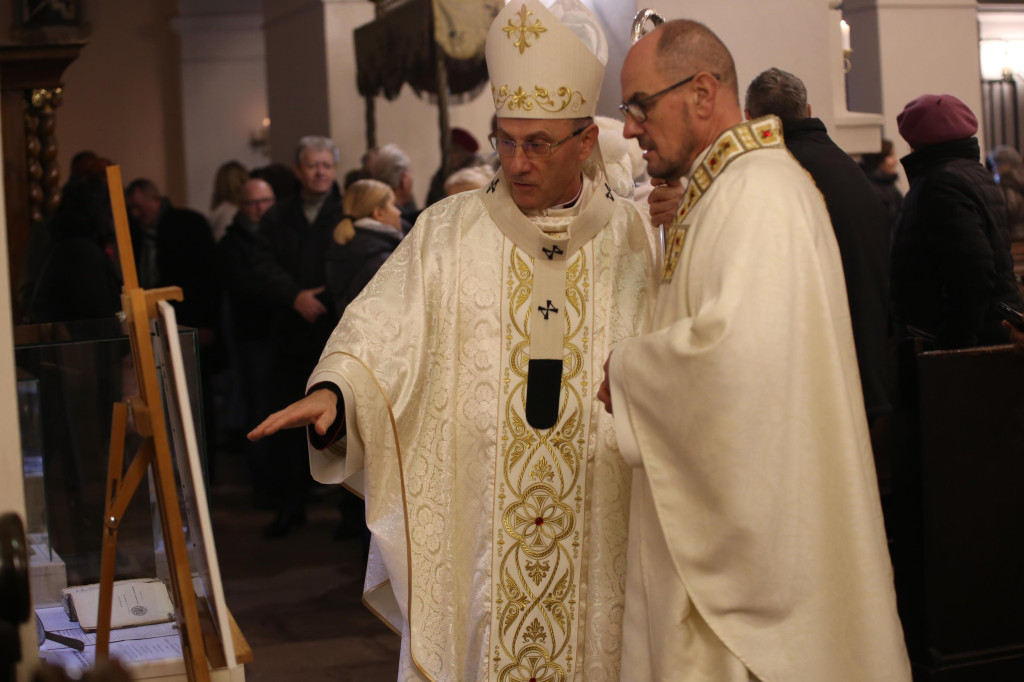 Wyniesienie kościoła w Ujściu do rangi sanktuarium