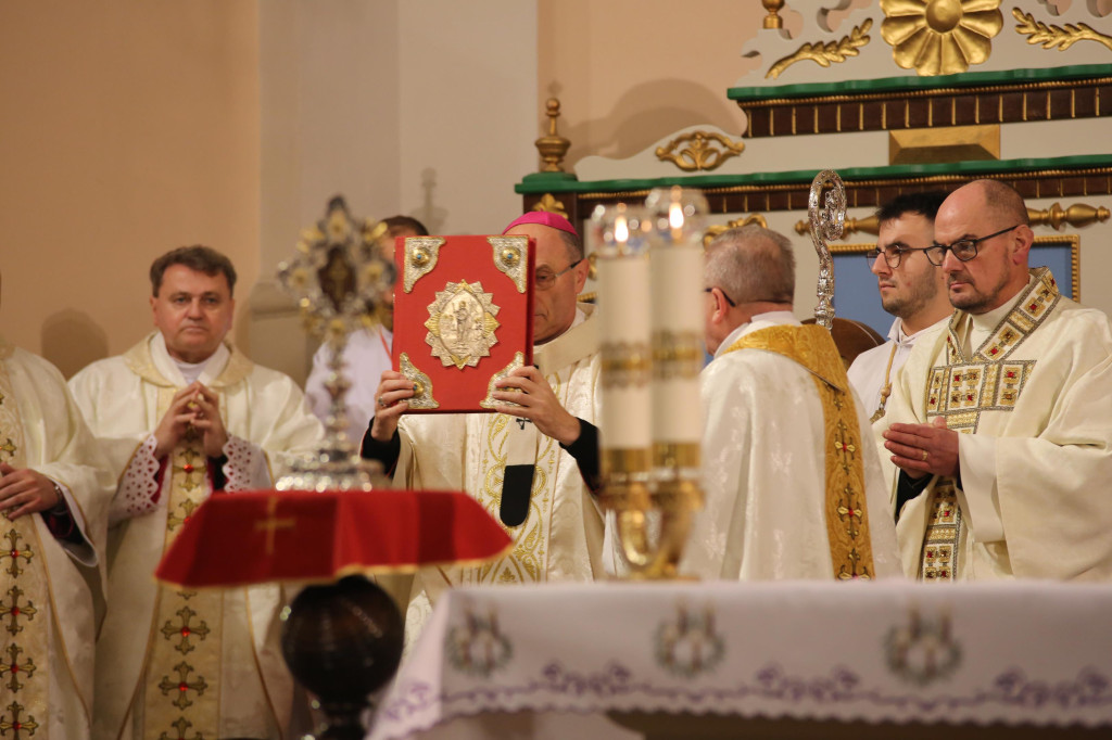 Wyniesienie kościoła w Ujściu do rangi sanktuarium