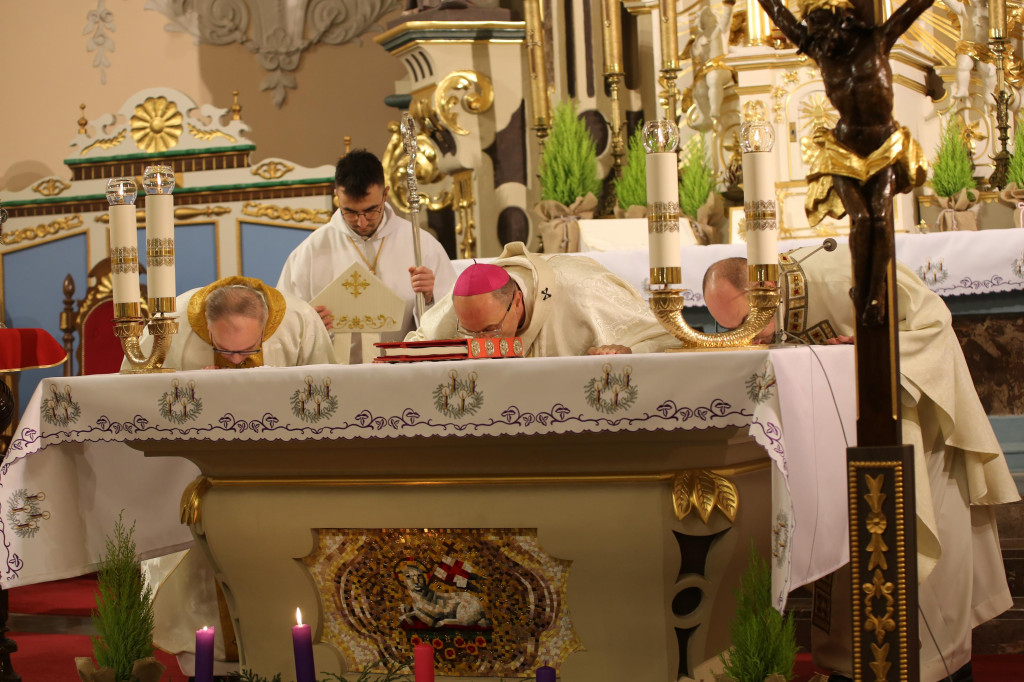 Wyniesienie kościoła w Ujściu do rangi sanktuarium