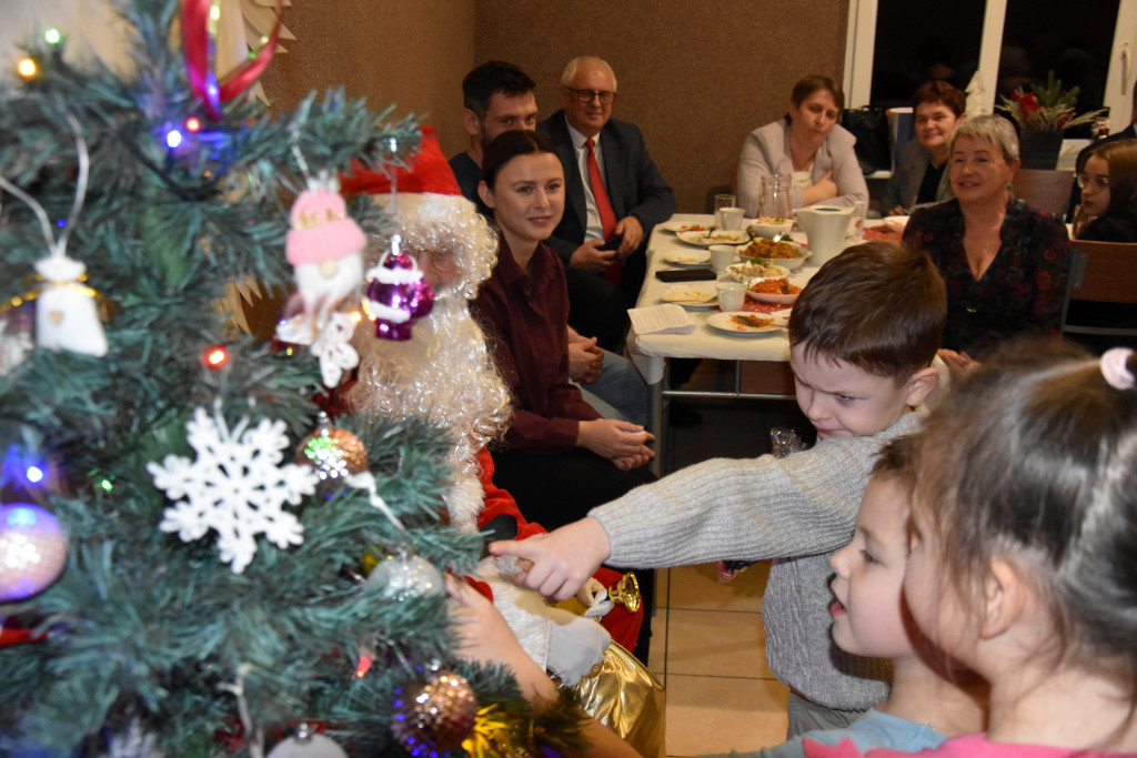 Wigilia sąsiedzka Stowarzyszenia Motyl w Podaninie