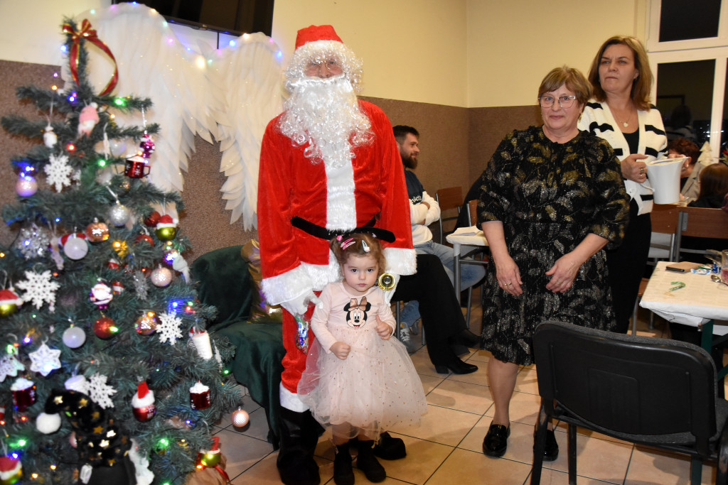 Wigilia sąsiedzka Stowarzyszenia Motyl w Podaninie