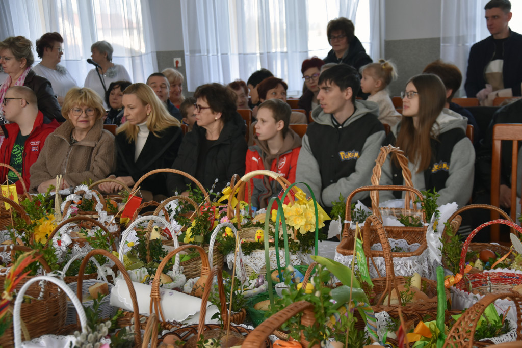 Święconka w podchodzieskich Ratajach