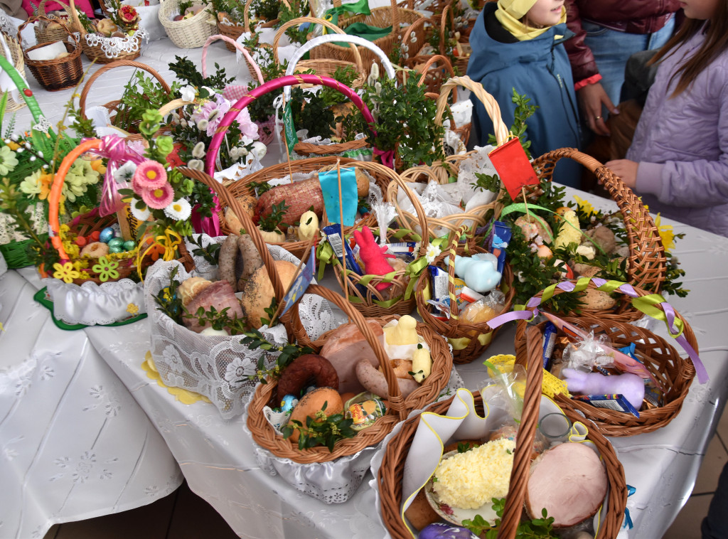 Święconka w podchodzieskich Ratajach