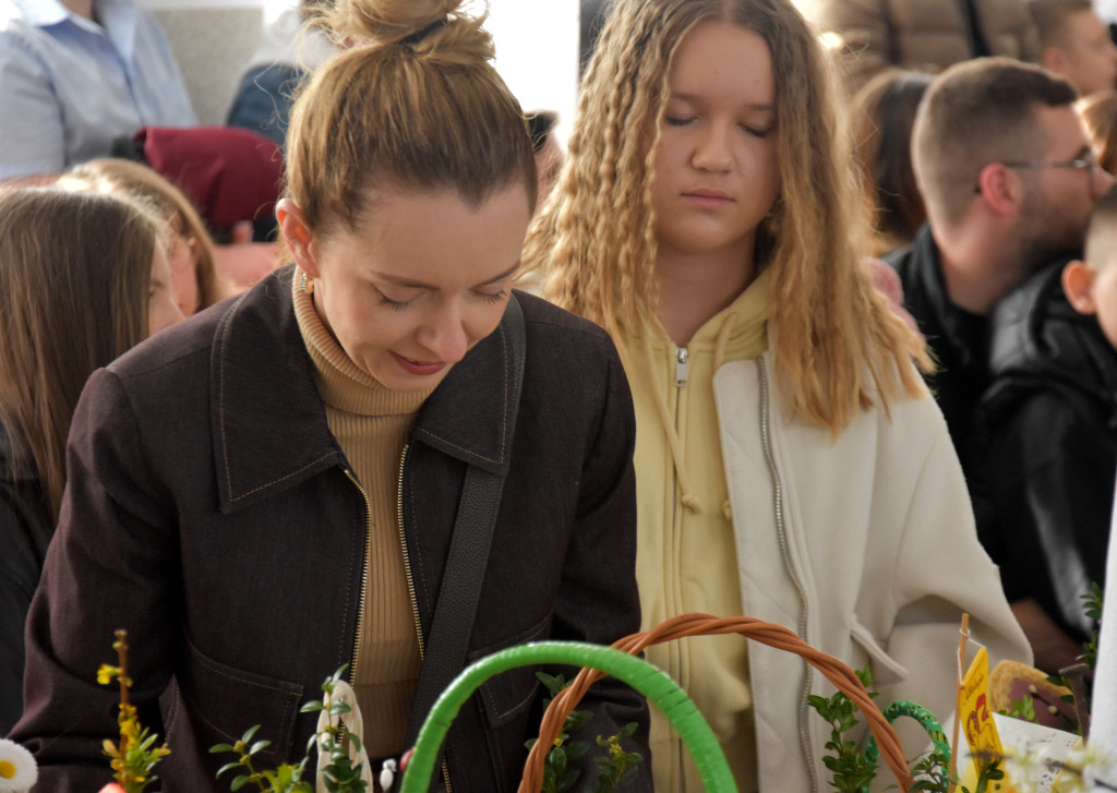 Święconka w podchodzieskich Ratajach