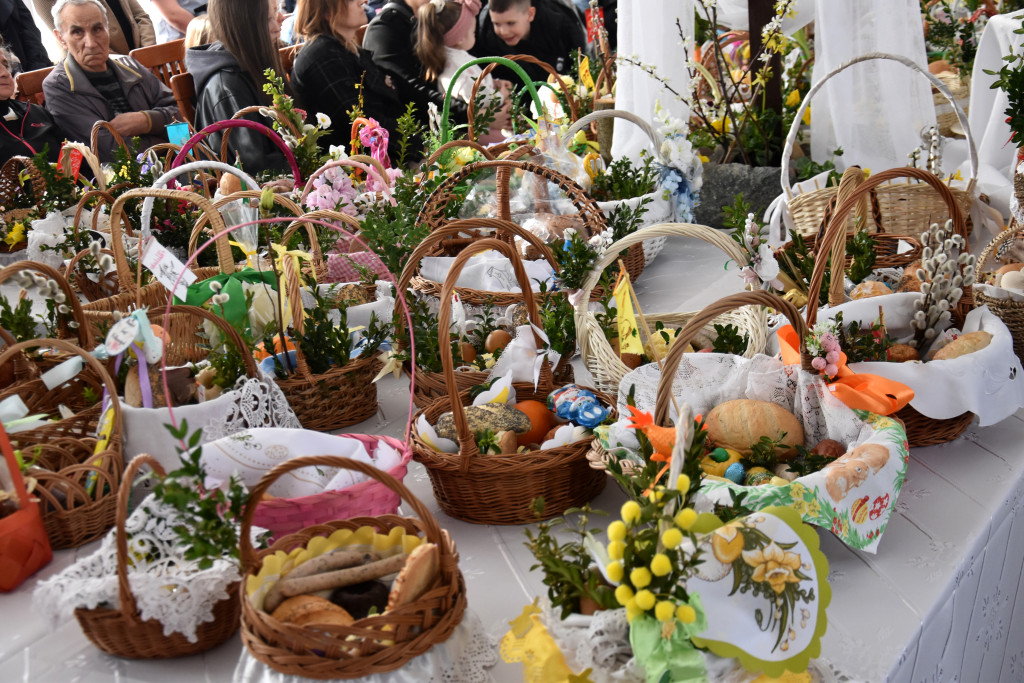 Święconka w podchodzieskich Ratajach