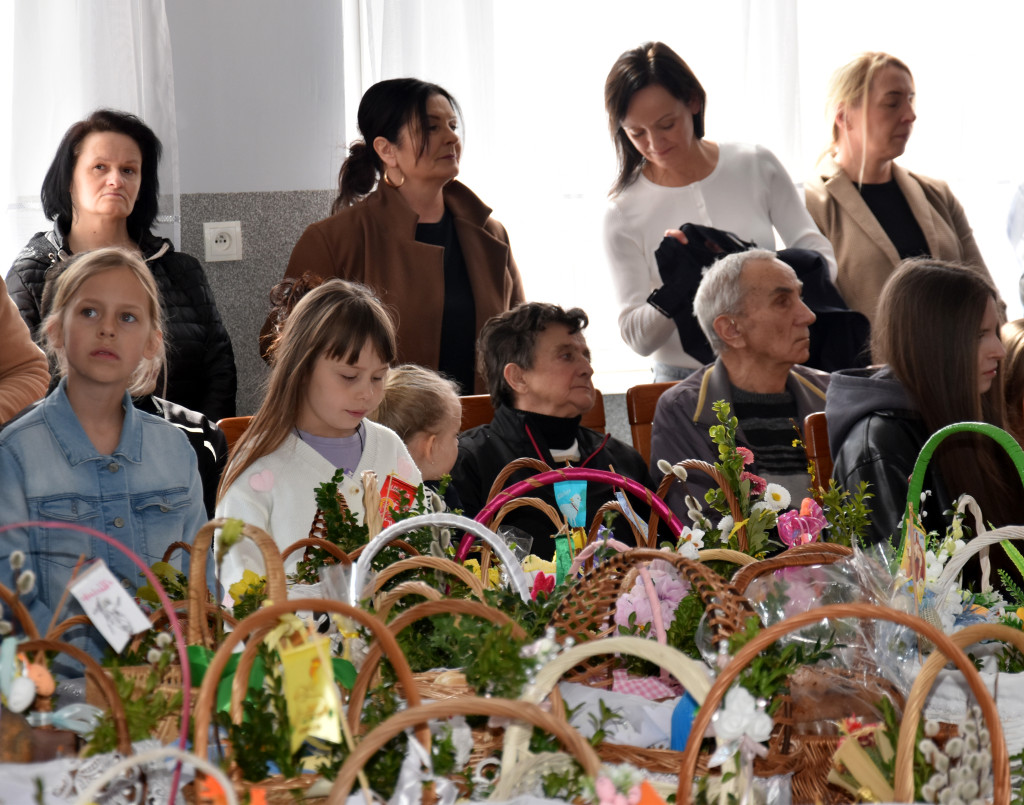 Święconka w podchodzieskich Ratajach