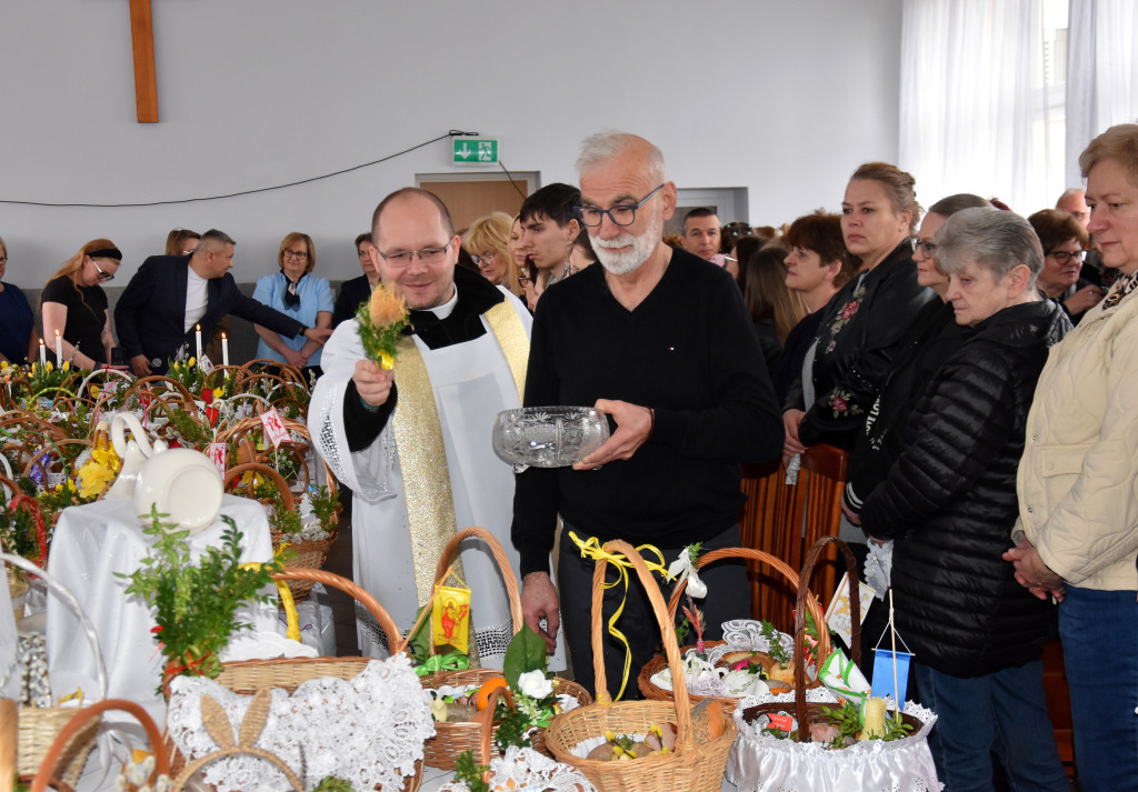 Święconka w podchodzieskich Ratajach