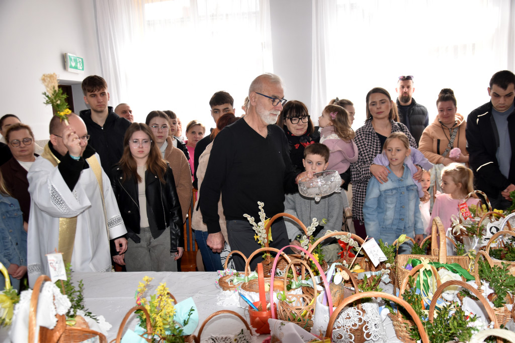 Święconka w podchodzieskich Ratajach