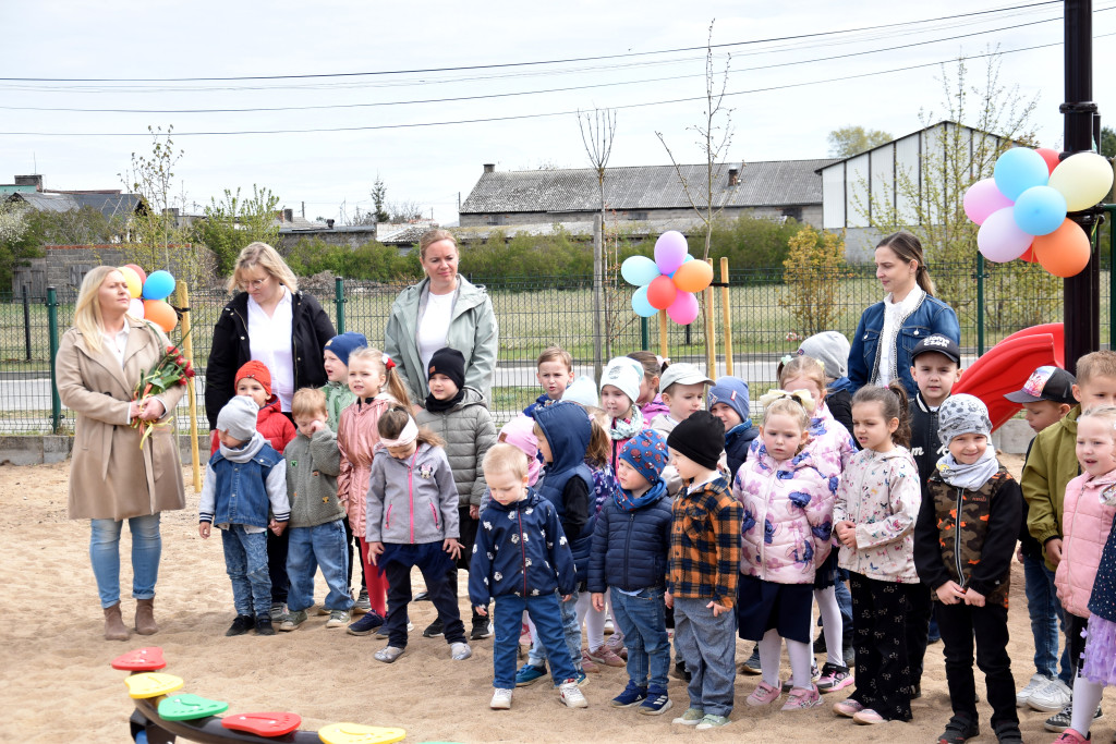 Oddanie placu zabaw w Zacharzynie