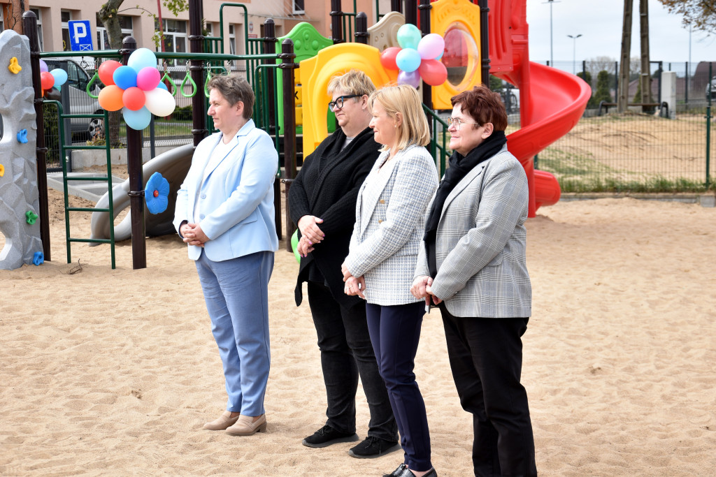 Oddanie placu zabaw w Zacharzynie