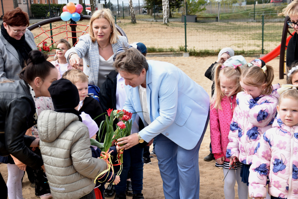 Oddanie placu zabaw w Zacharzynie