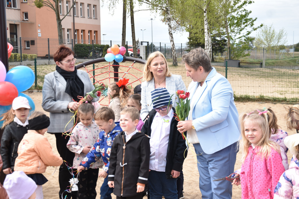 Oddanie placu zabaw w Zacharzynie