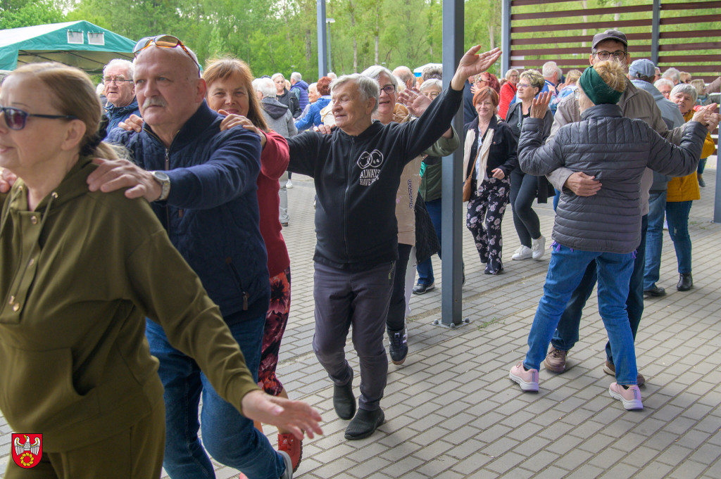 Pierwsza taneczna środa przy Okrzei