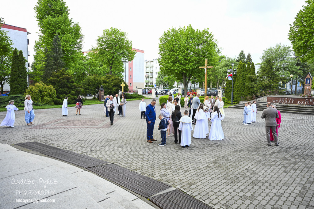 Pierwsza Komunia w kościele Świętej Rodziny w Pile