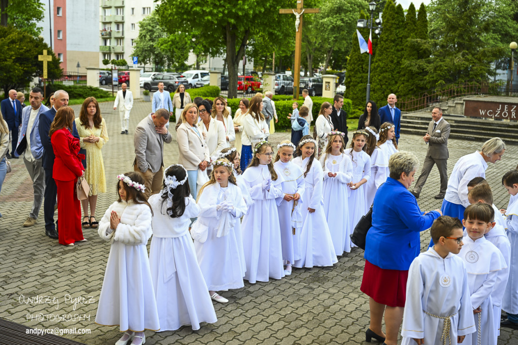 Pierwsza Komunia w kościele Świętej Rodziny w Pile