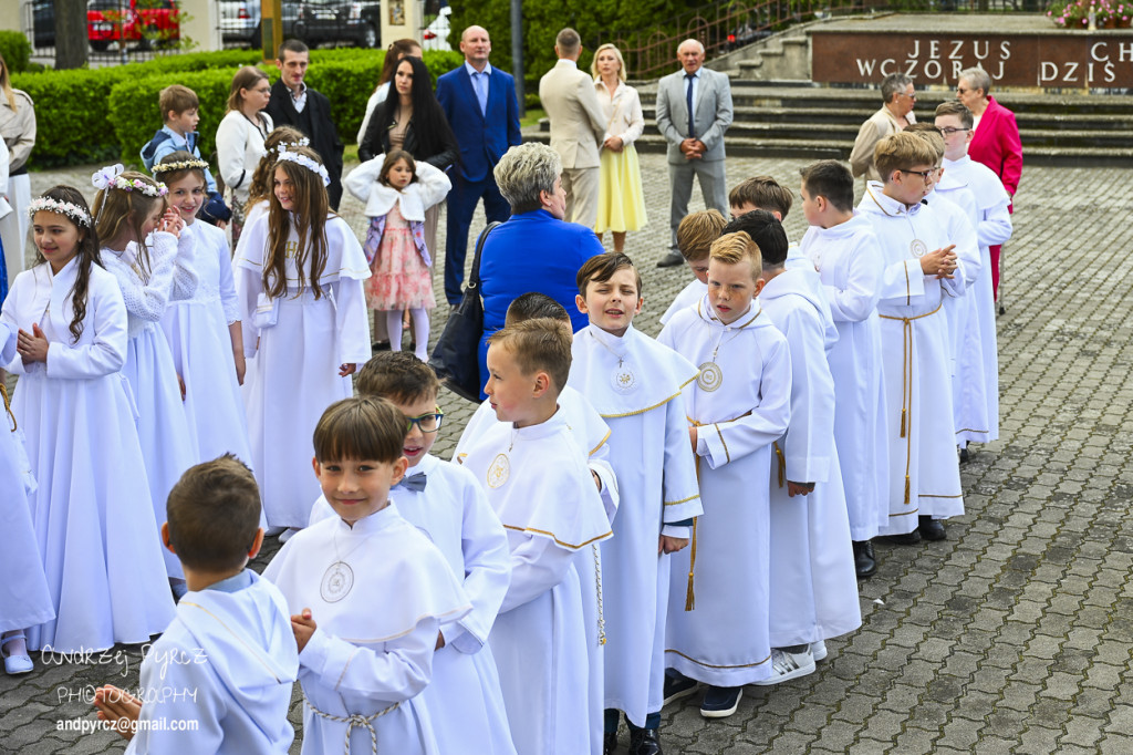 Pierwsza Komunia w kościele Świętej Rodziny w Pile