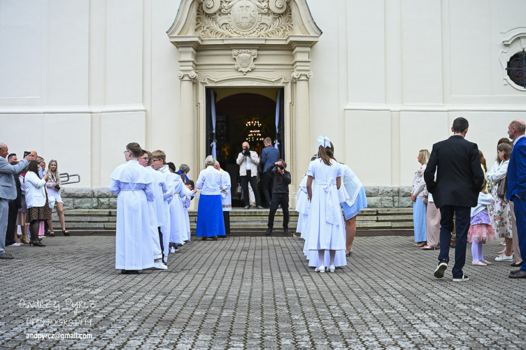 Pierwsza Komunia w kościele Świętej Rodziny w Pile