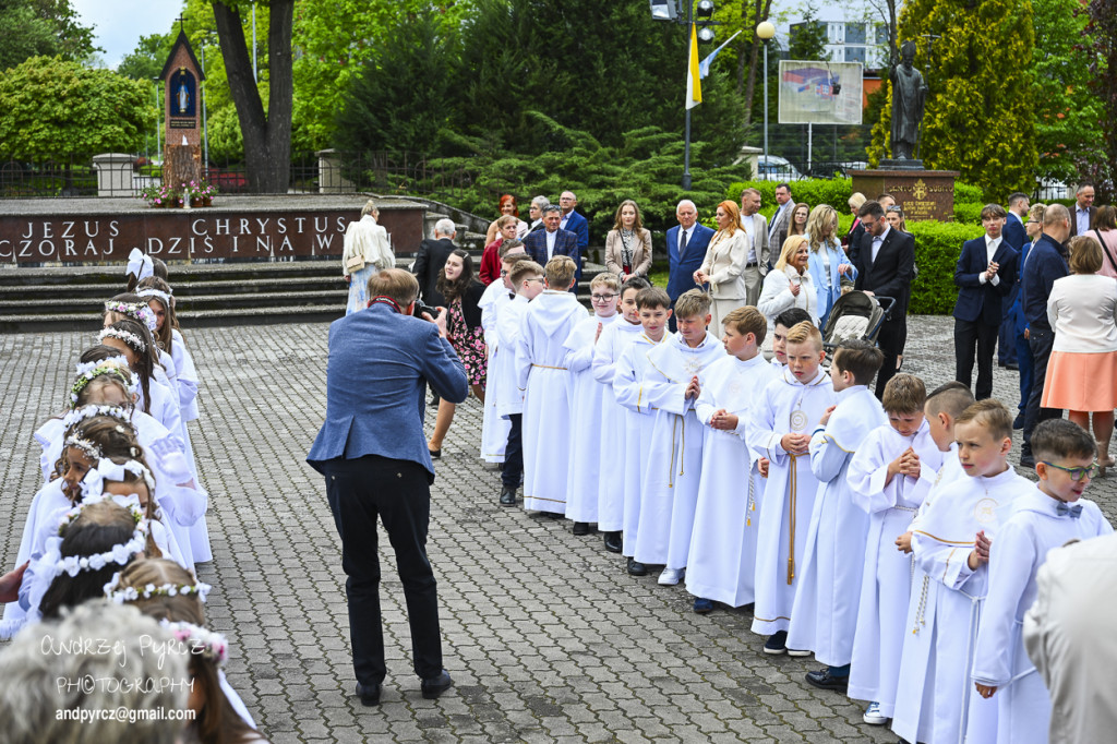 Pierwsza Komunia w kościele Świętej Rodziny w Pile